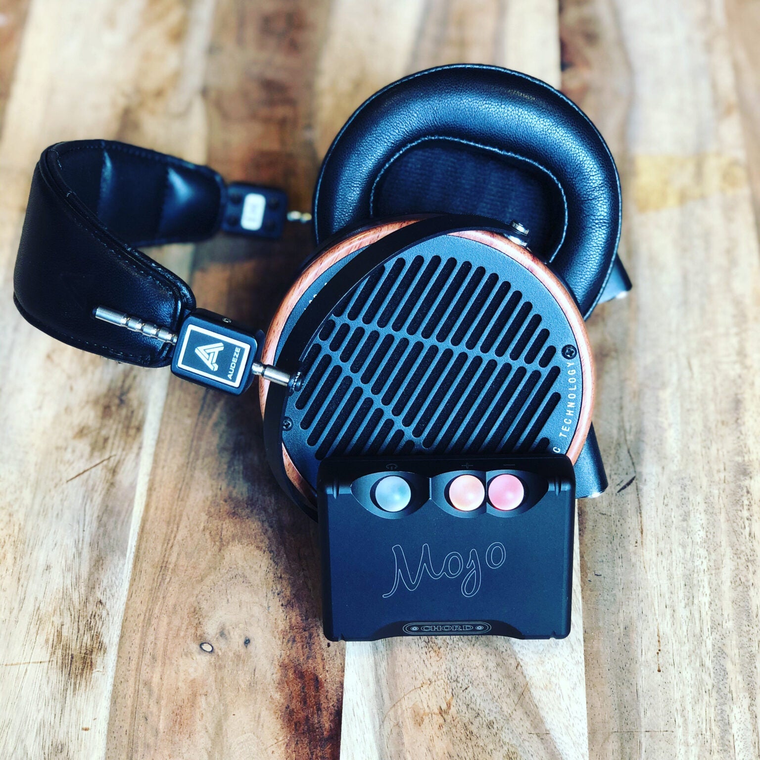 Headphones: Choosing the Right Pair for the Ultimate Listening Experience